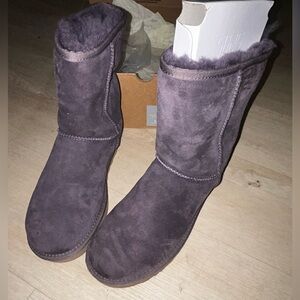 Uggs short classics